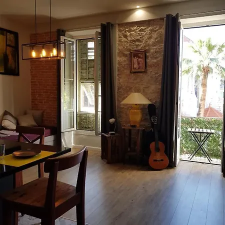 Accommodatie bij particulieren Superieures Privees, Plein Centre-ville De - Hubert *